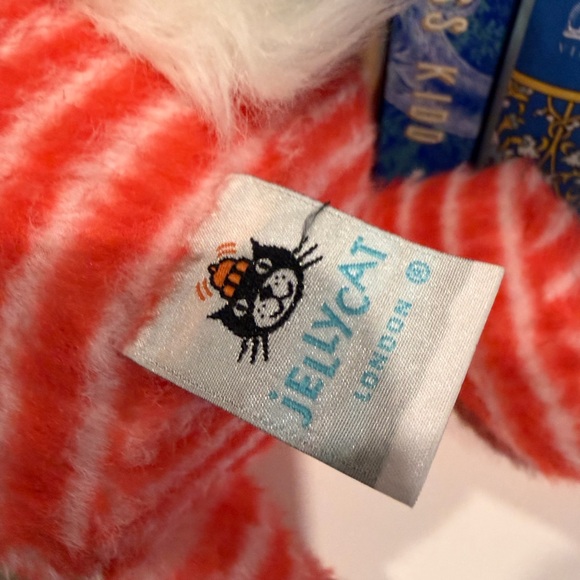 Jellycat Evey Bashful Bunny Red and White - Picture 5 of 7